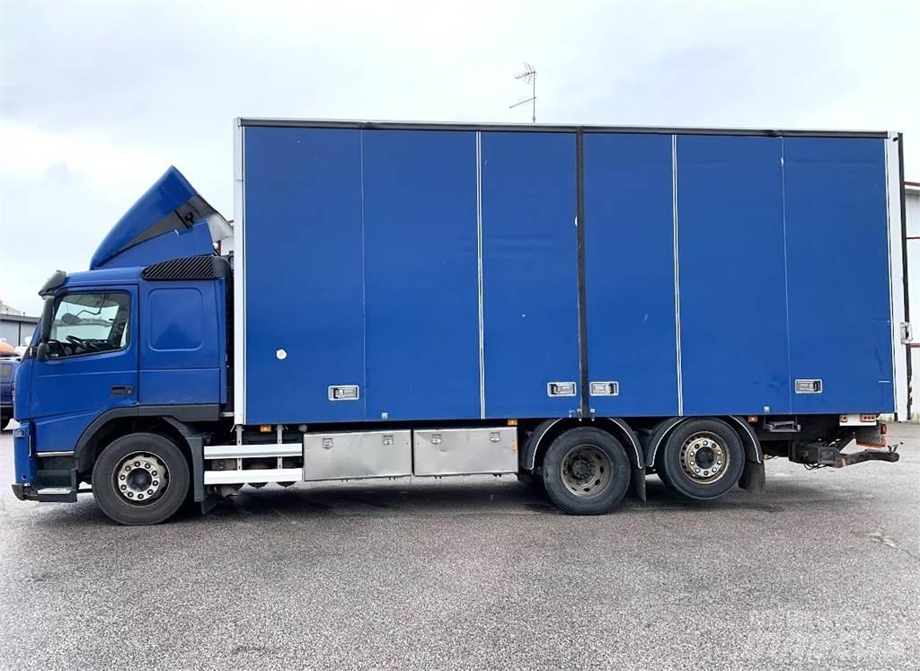 Volvo FM330 6x2 Kastenaufbau