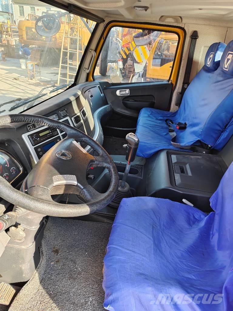 XCMG QY 30 K5 All-Terrain-Krane