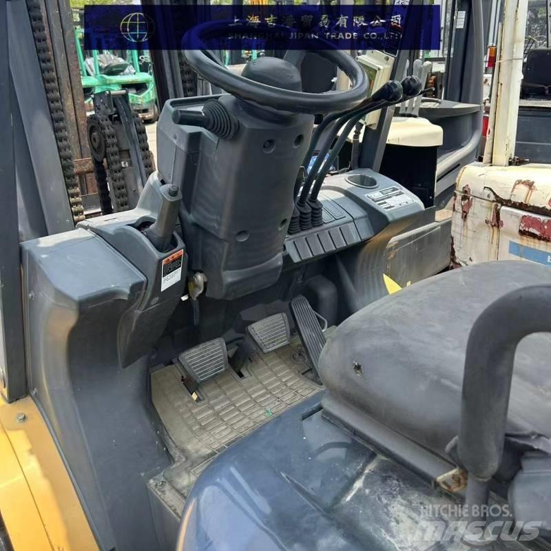 CAT 35 Diesel Stapler