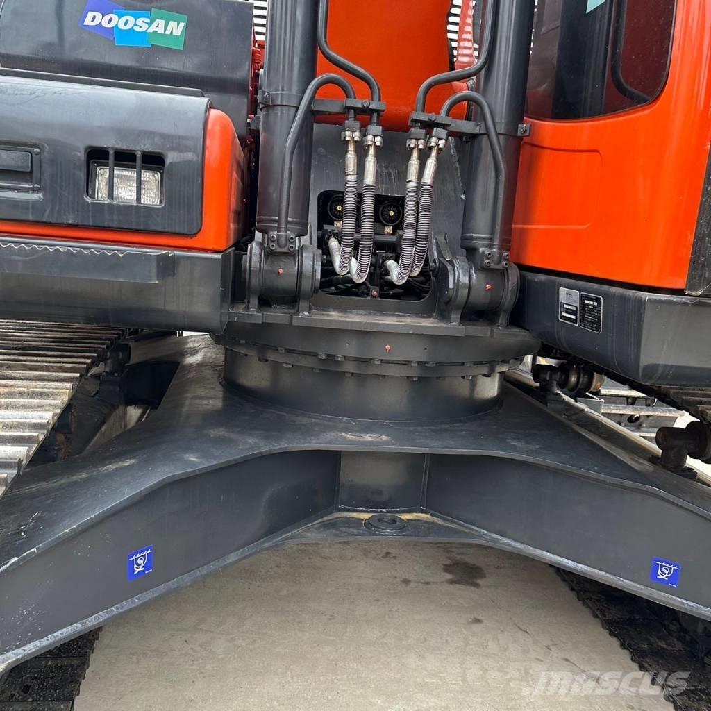 Doosan DX225LC-9C Raupenbagger