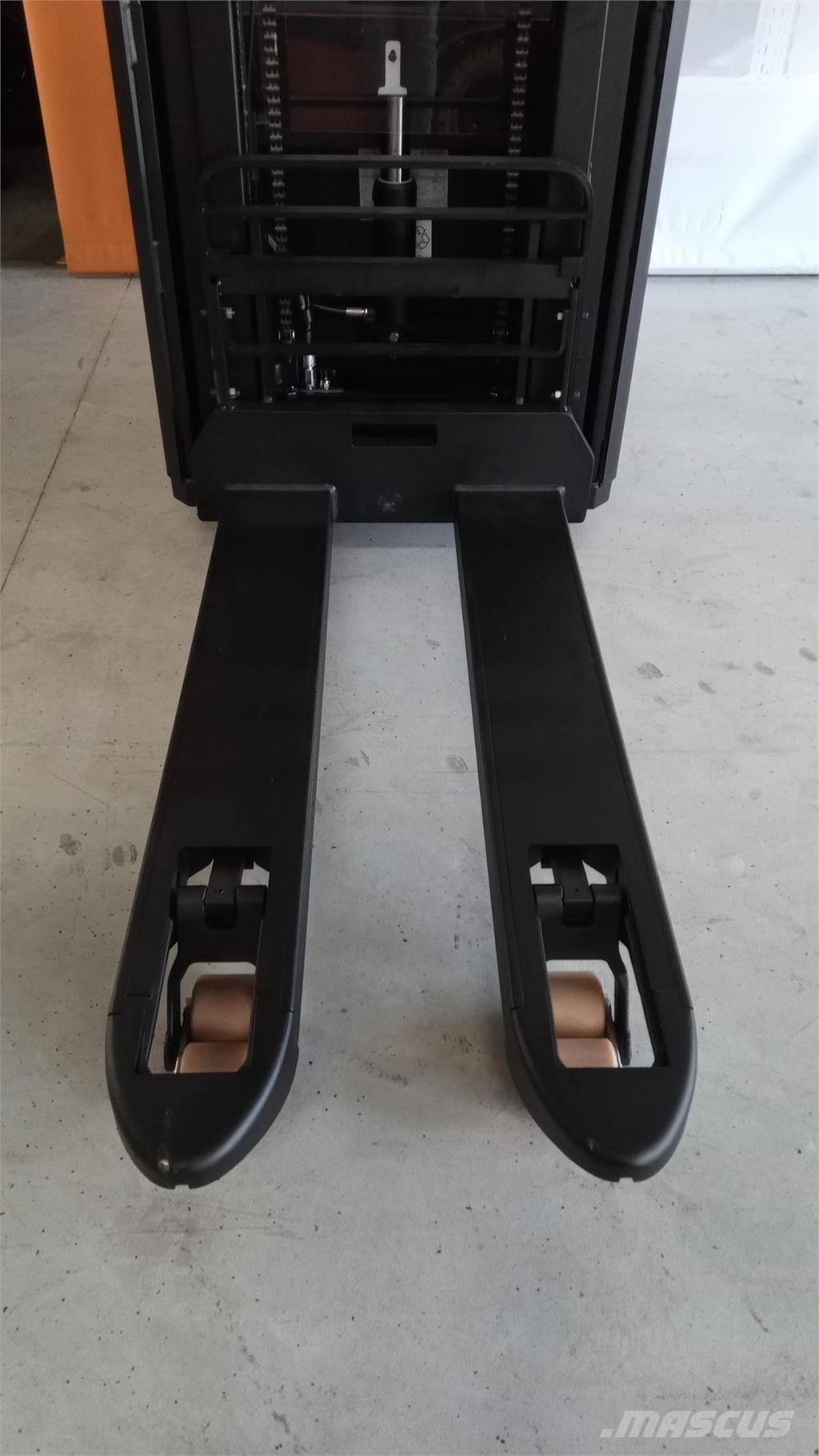 Toyota SPE200D Selbstfahrstapler