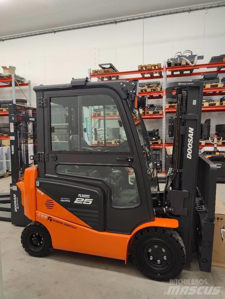 Doosan B25NS TARJOUS! Elektro Stapler