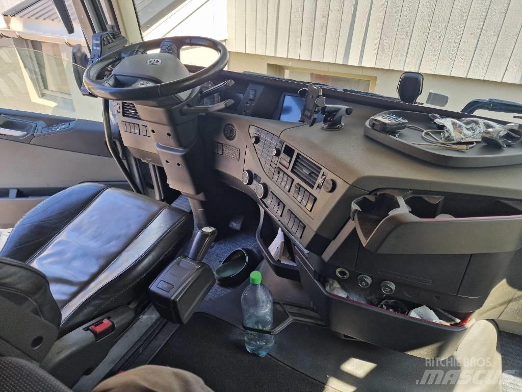 Volvo FH 8X4 Abrollkipper