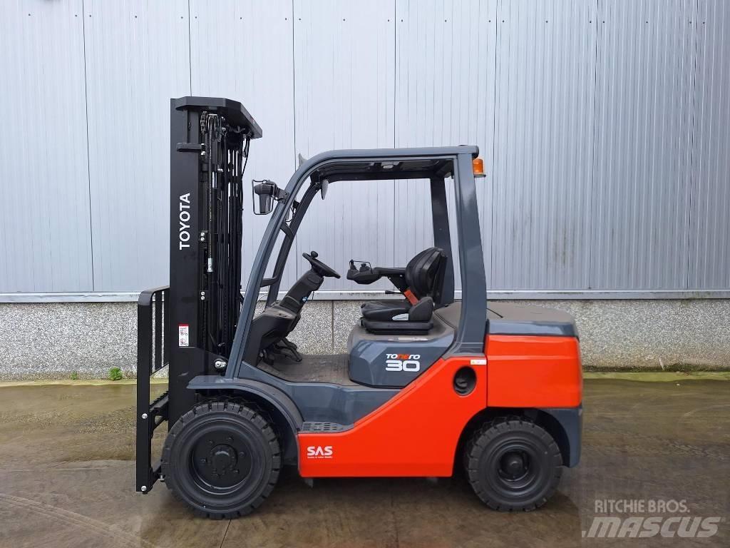 Toyota 52-8 FD F 30 Diesel Stapler