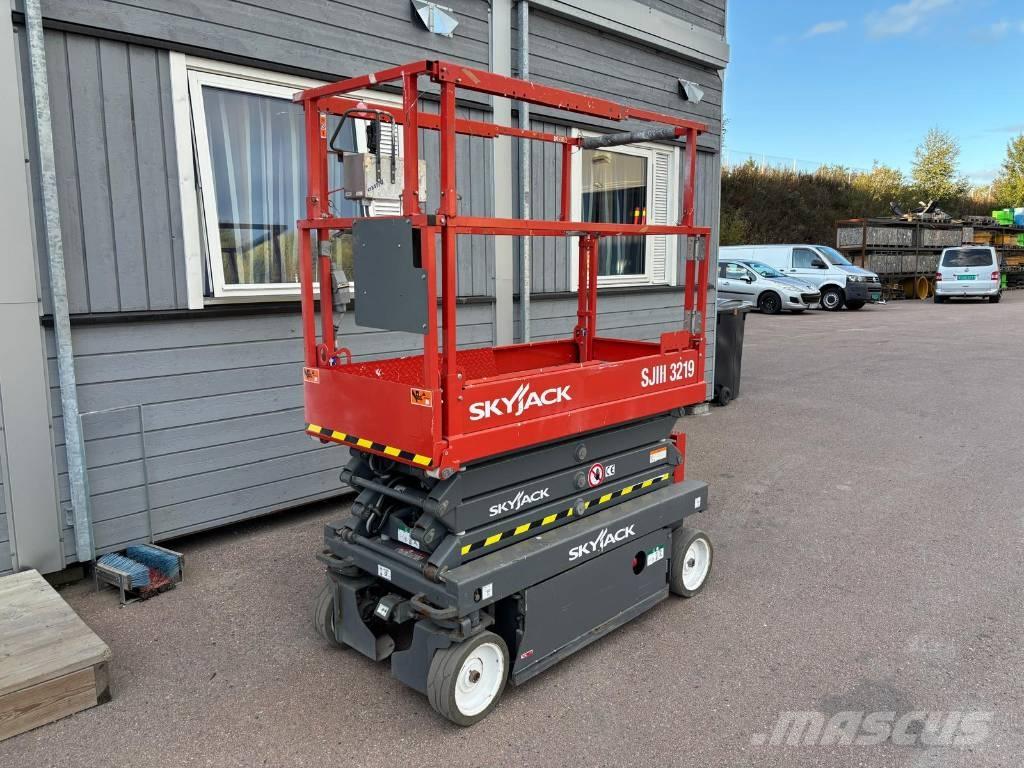 SkyJack SJ III 3219 Scheren-Arbeitsbühnen
