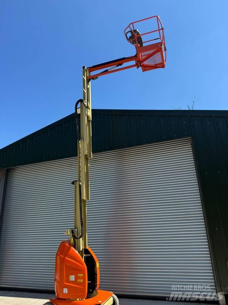JLG Toucan 10 E-L Personenaufzüge