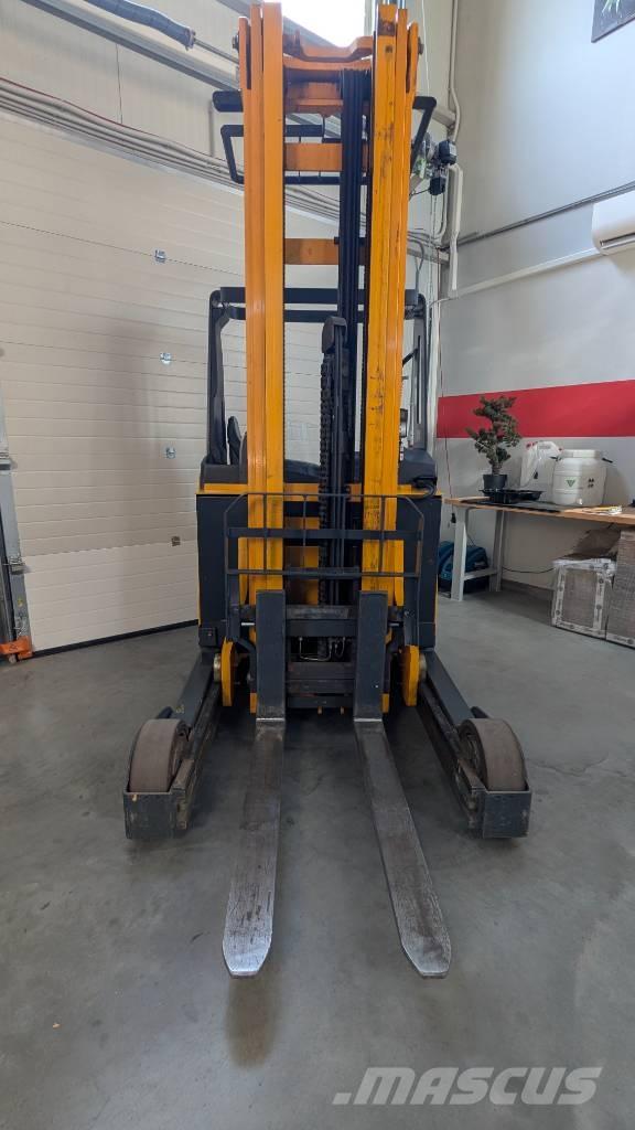 Jungheinrich ETV 325 Schubmaststapler