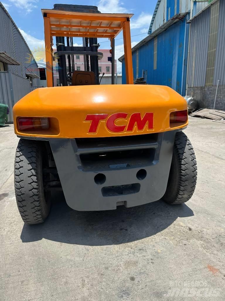 TCM FD 100 Diesel Stapler