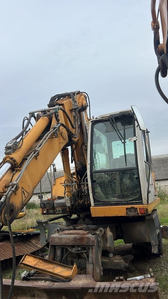 Liebherr A 900 C Ausleger