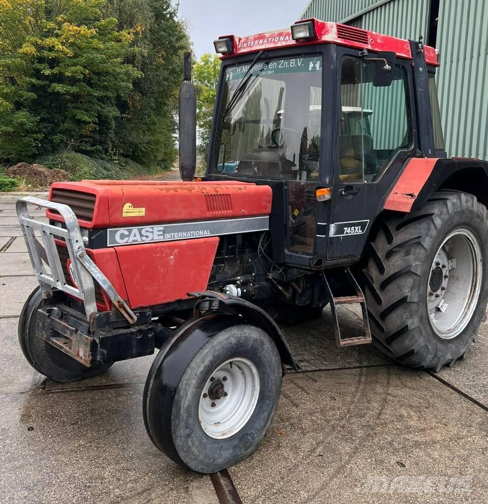 Case IH 745 XL Traktoren