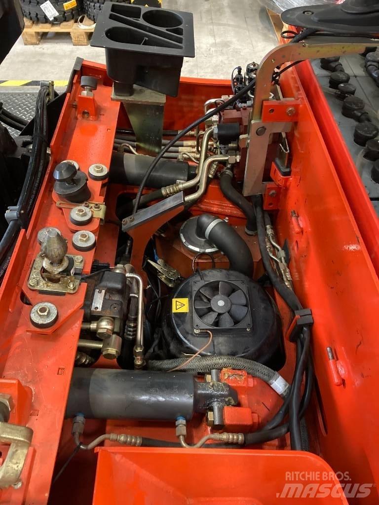Linde E25/600/336 Schmalgangstapler