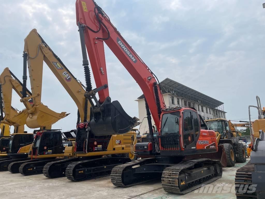 Doosan DX 225 LCA Raupenbagger