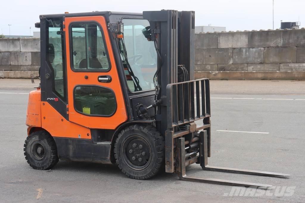 Doosan G25E-5 Gas Stapler