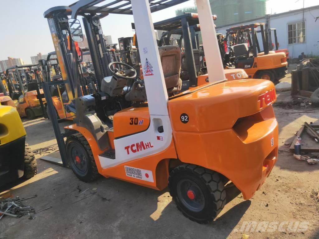 TCM FD30 Diesel Stapler