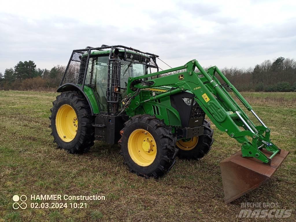 John Deere 6115M Forsttraktoren