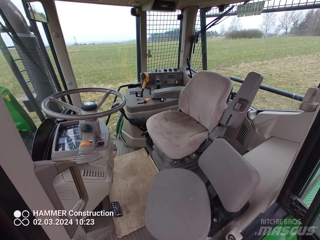 John Deere 6115M Forsttraktoren