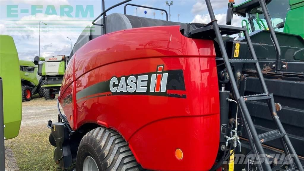 Case IH LB434 Quaderpressen