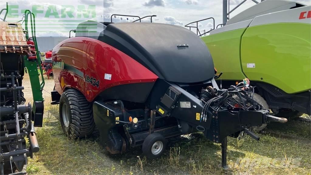 Case IH LB434 Quaderpressen