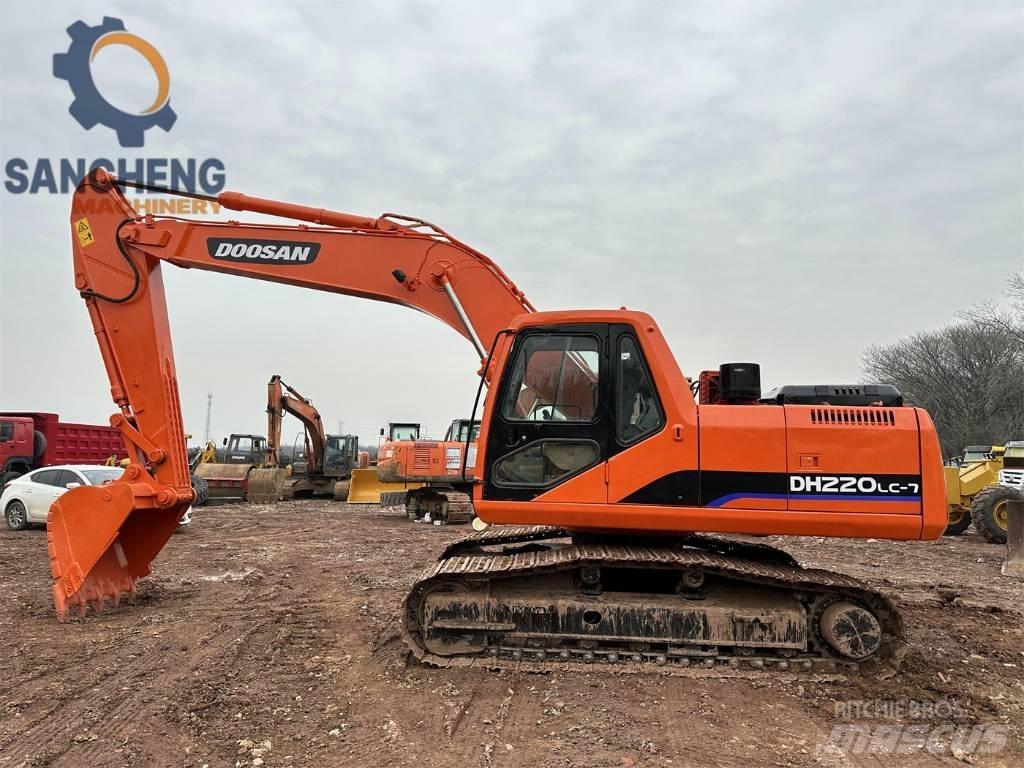 Doosan DX 220 Raupenbagger