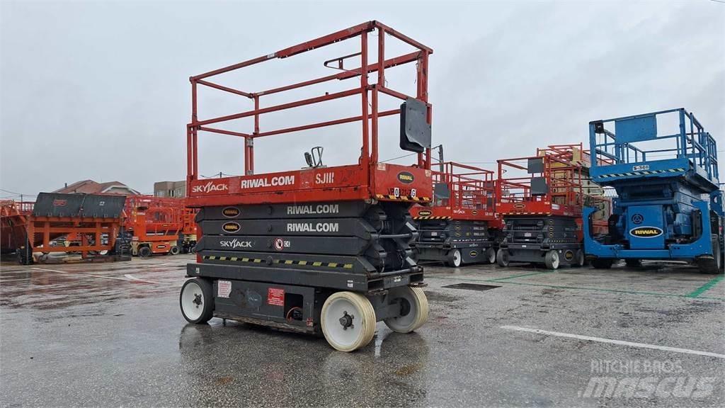 SkyJack SJIII3226 Scheren-Arbeitsbühnen