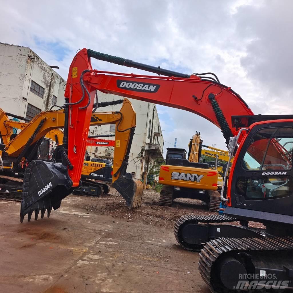 Doosan DX 300 LC Raupenbagger