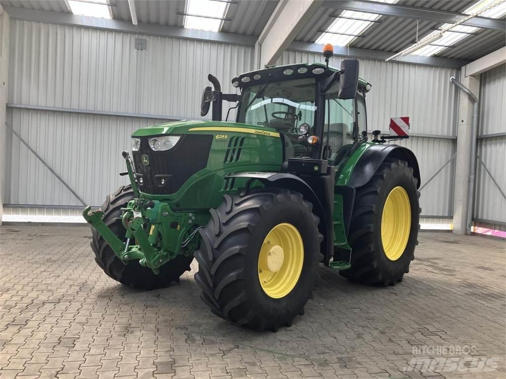 John Deere 6215R Traktoren
