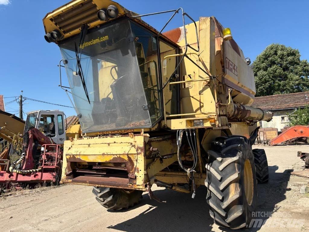 New Holland TF 42 Mähdrescher