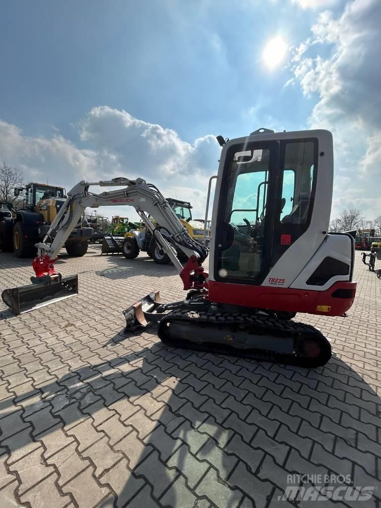 Takeuchi TB 225 Minibagger < 7t