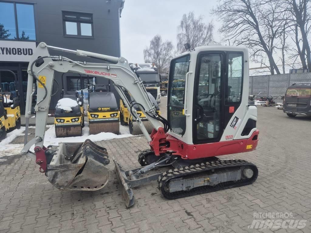 Takeuchi TB 225 Minibagger < 7t