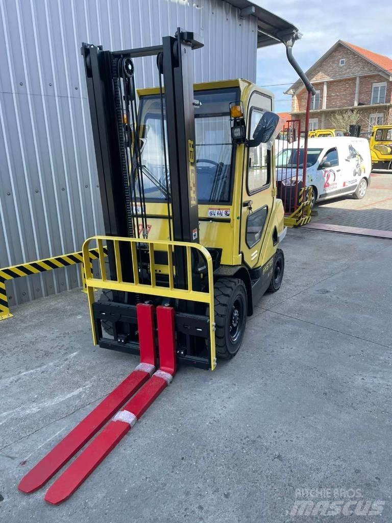 Hyster H2.5UT Diesel Stapler