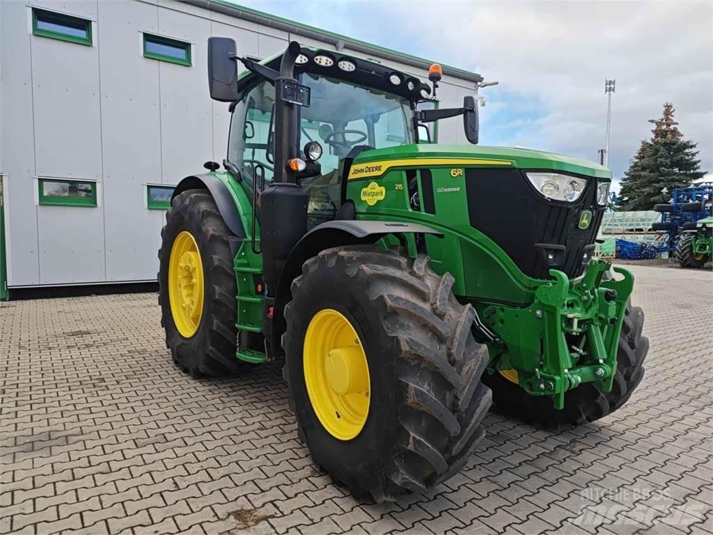 John Deere 6R 215 Traktoren