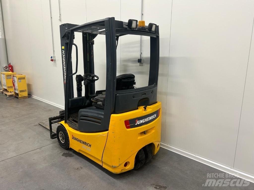 Jungheinrich EFG 215 Elektro Stapler
