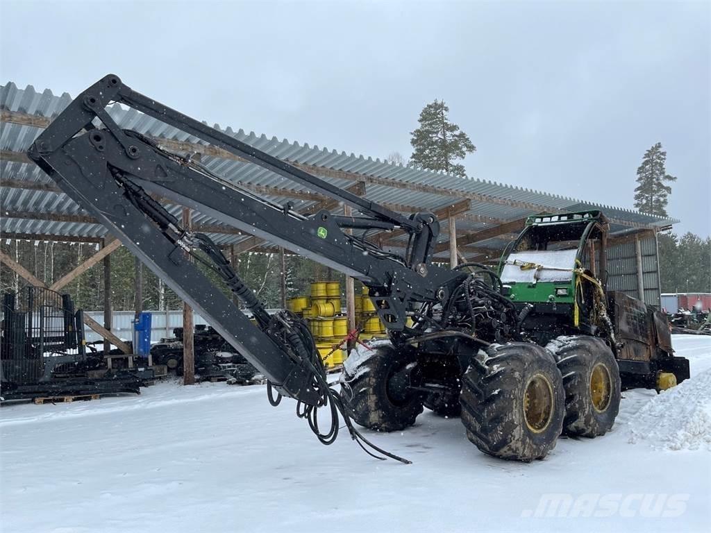 John Deere 1470D Harvester