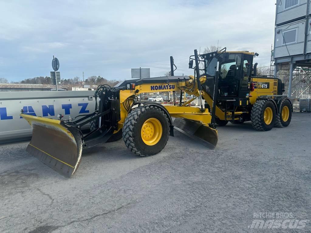 Komatsu GD675-7E0 Grader