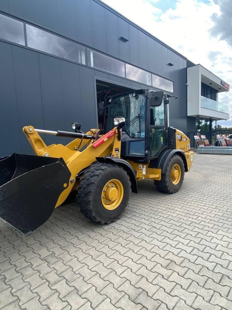 CAT 906 Radlader