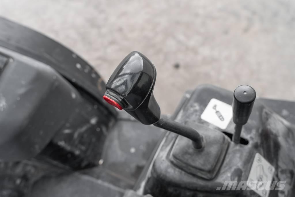 Manitou MC 30-4 Diesel Stapler