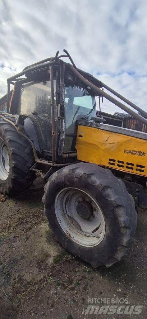 Valtra 6850 Traktoren