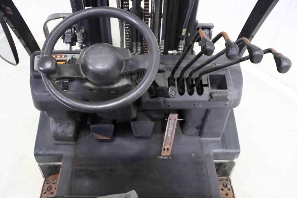 Nissan U1D2A20LQ Gas Stapler