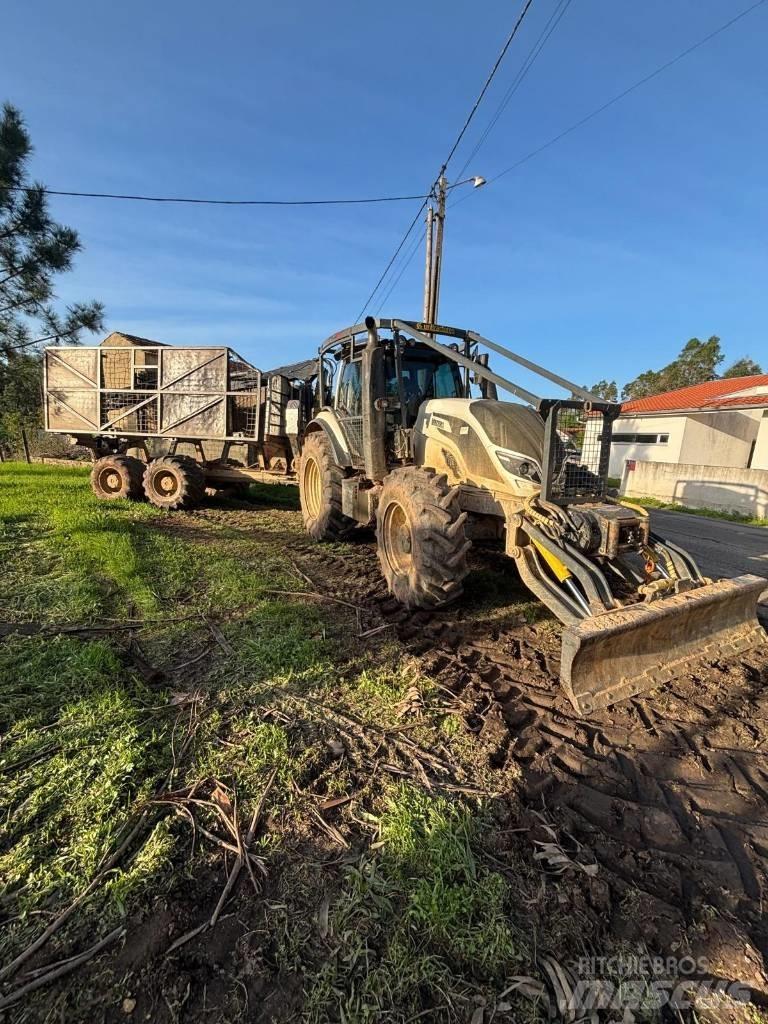 Valtra T 174 Forwarder