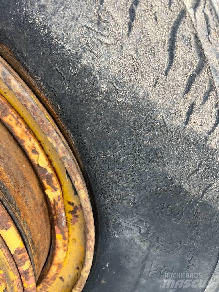 CAT 619 Schaber