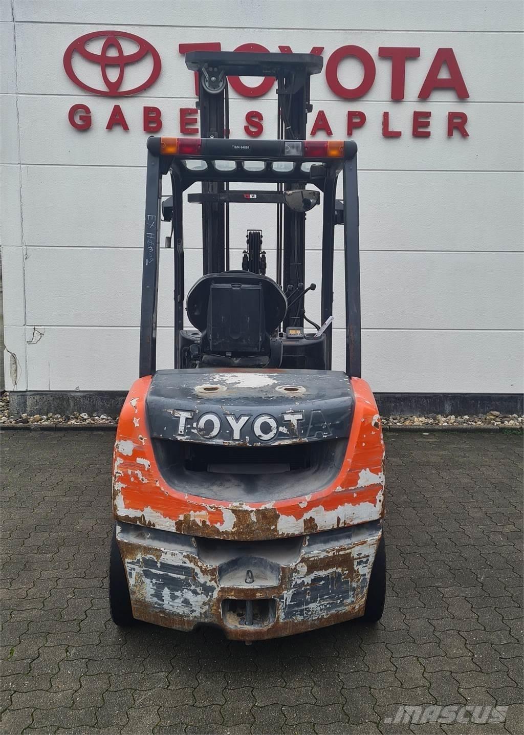 Toyota 02-8FDF30 Diesel Stapler