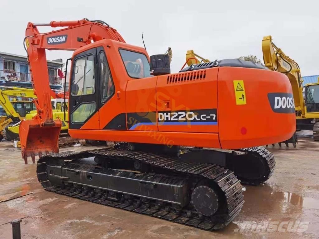 Doosan DX 225 LCA Raupenbagger