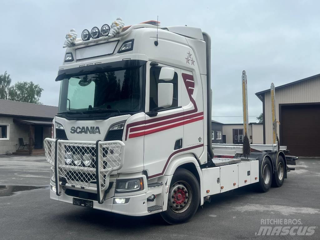 Scania R 730 B6X4NB Holzfahrzeuge