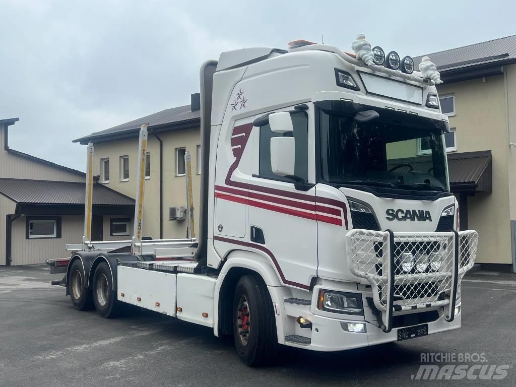Scania R 730 B6X4NB Holzfahrzeuge