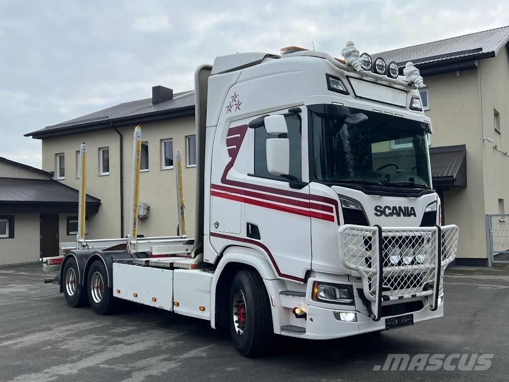 Scania R 730 B6X4NB Holzfahrzeuge