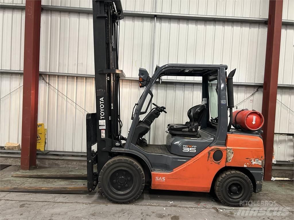 Toyota 02-8FGJF35 Gas Stapler