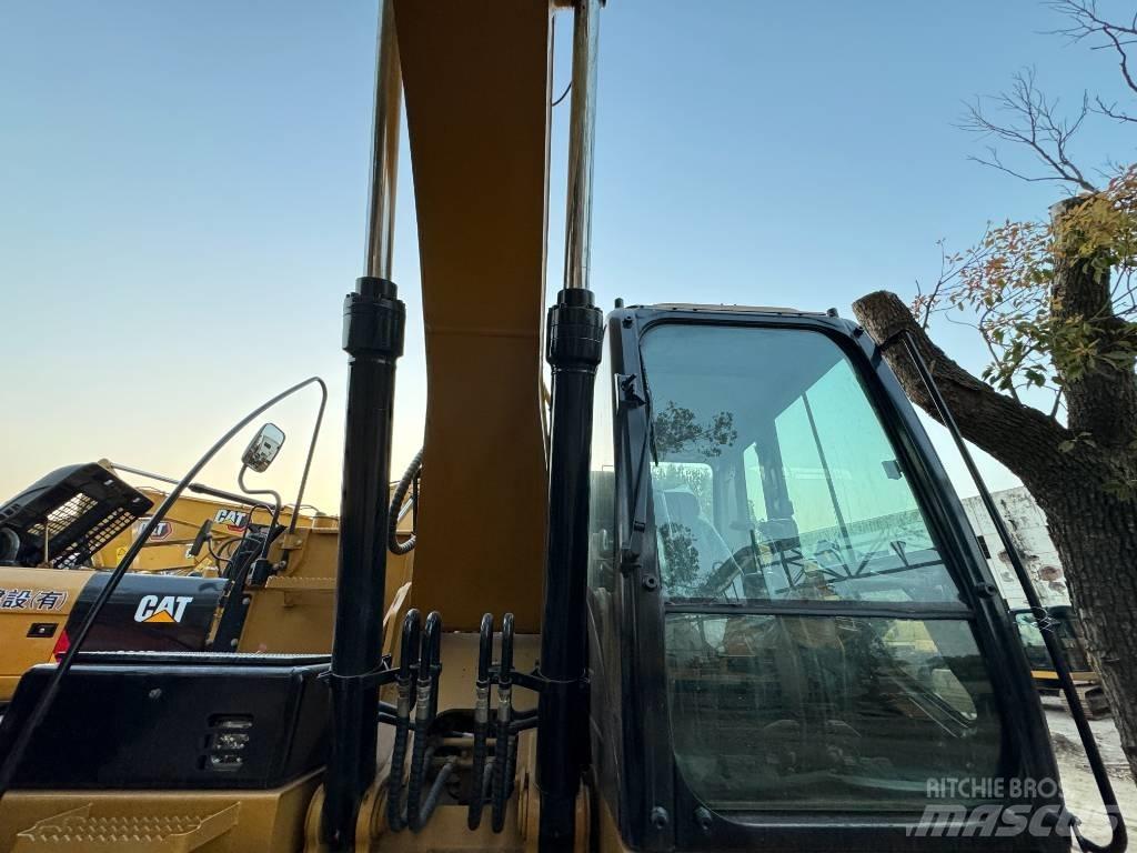 CAT 320D2L Raupenbagger