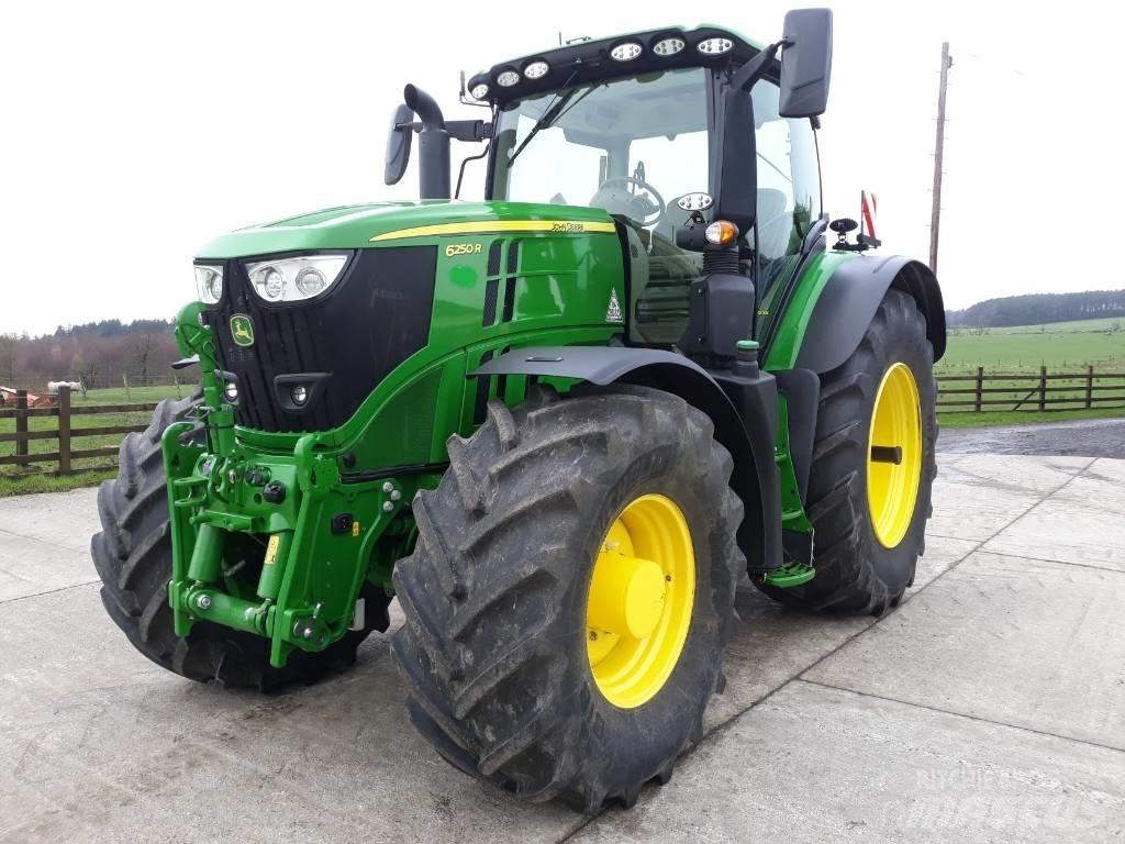 John Deere 6250 R Traktoren