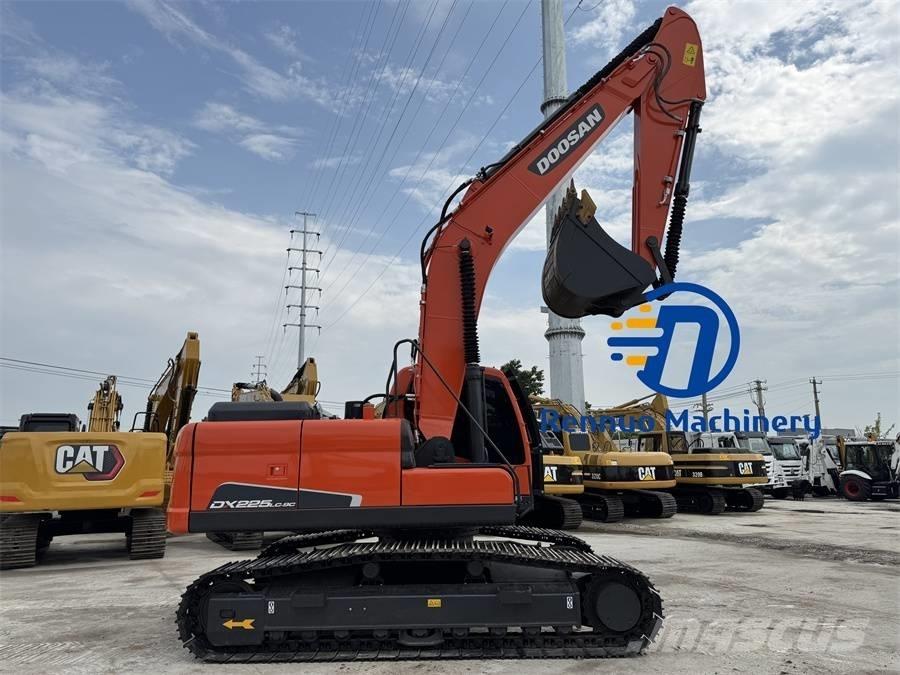 Doosan DX 225 LC-9C Raupenbagger