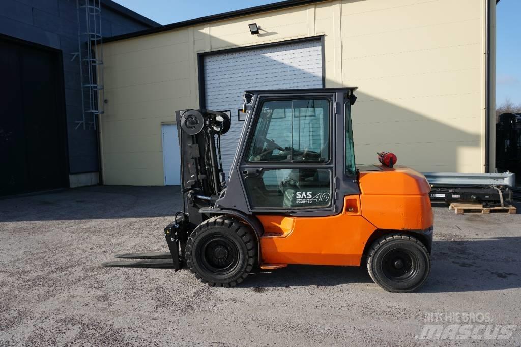 Toyota 42-7FD40 Diesel Stapler